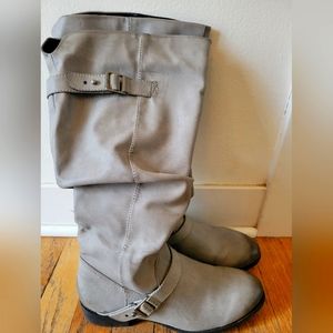 White Mointain size 8 gray boots